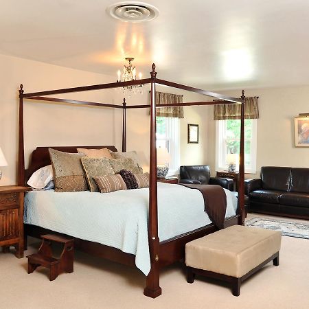 1795 Acorn Inn Bed And Breakfast Canandaigua Esterno foto
