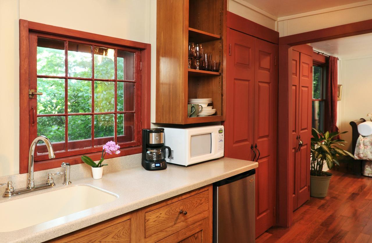 1795 Acorn Inn Bed And Breakfast Canandaigua Esterno foto