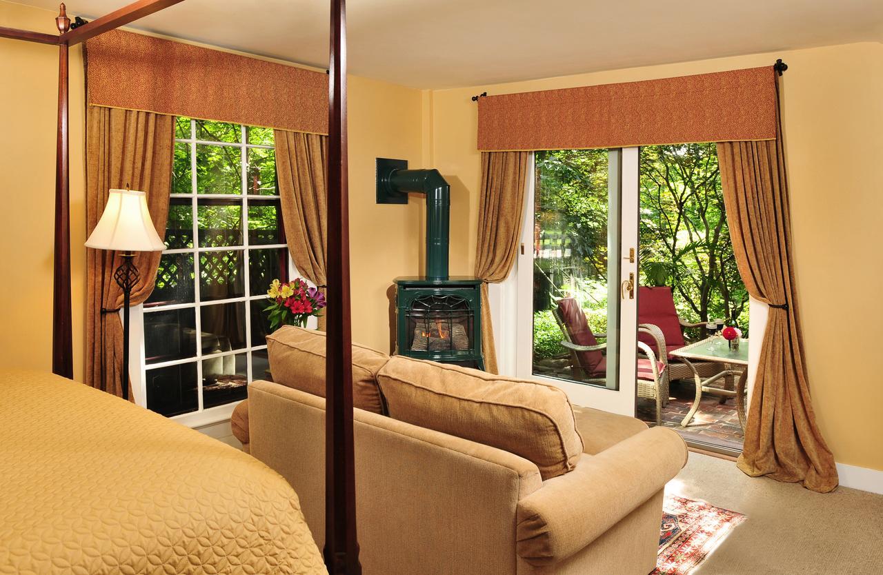 1795 Acorn Inn Bed And Breakfast Canandaigua Esterno foto