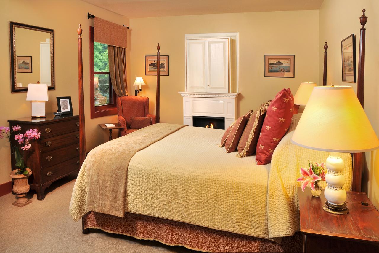 1795 Acorn Inn Bed And Breakfast Canandaigua Esterno foto