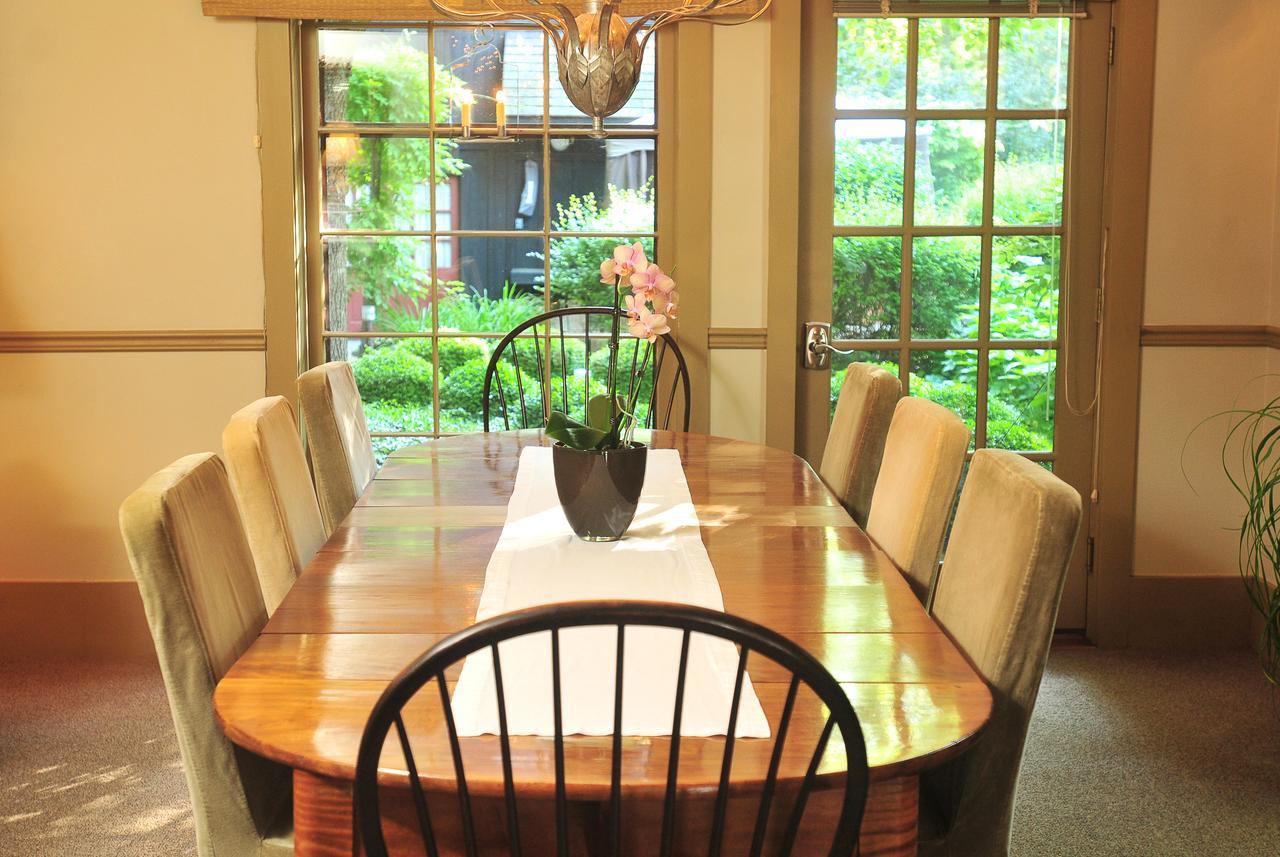 1795 Acorn Inn Bed And Breakfast Canandaigua Esterno foto